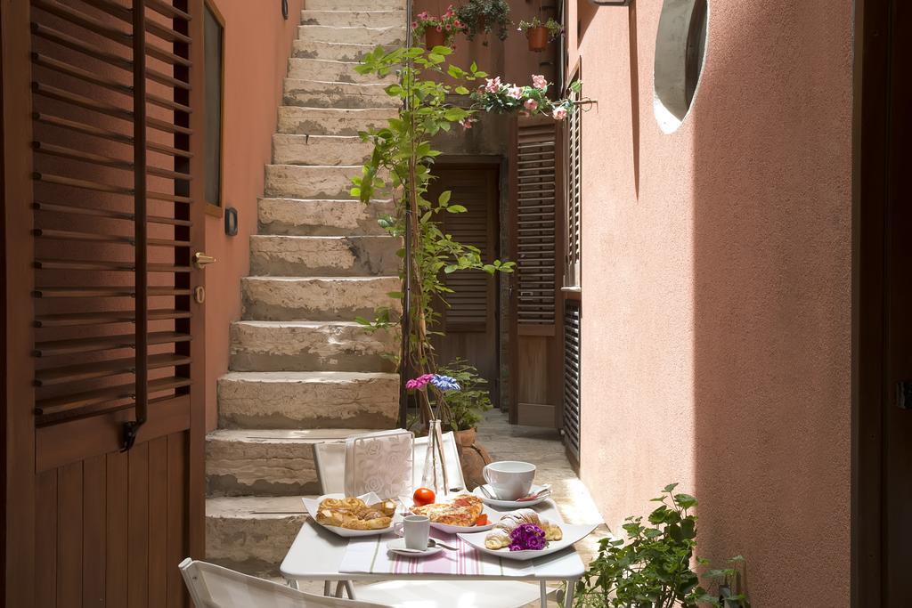 トラーパニIl Cortile Fioritoアパートメント エクステリア 写真